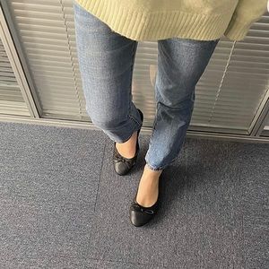 Amaravali Women's Flat Shoes black with gold tones